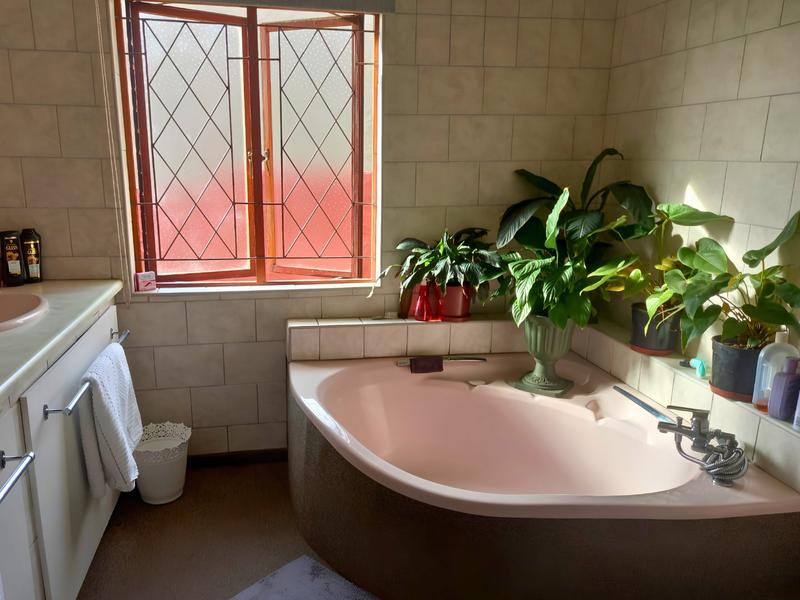 4 Bedroom Property for Sale in Heiderand Western Cape